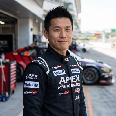 海角社区赛车专家周雨萱